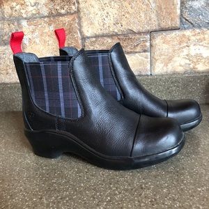 Ariat Women’s Chelsea Boots